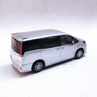 @car.110限定コレクション9 TOYOTA NOAH s-l400.jpg