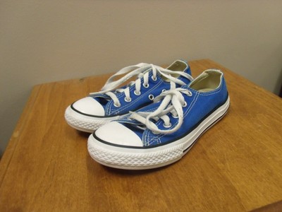 blue low top converse