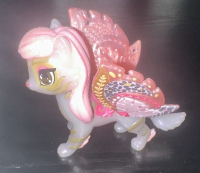 Hatchimals Pixies Riders Radiant Reef Tigrette Glider 2.75'' Figure With Wings