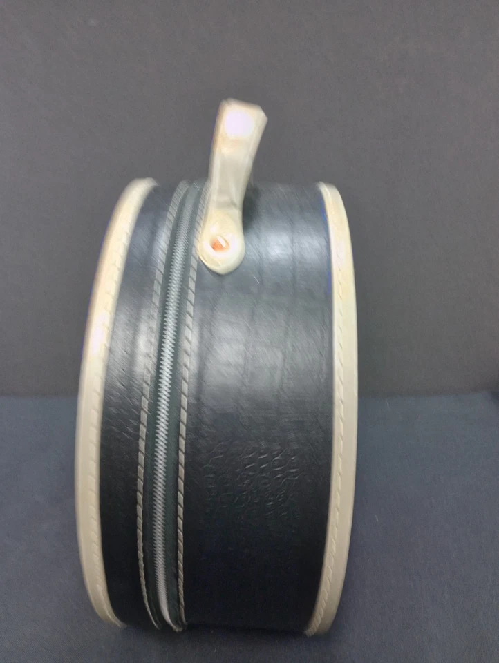 Estojo de viagem xadrez vermelho e preto para boneca/criança forrado com alça - Imagem 4 de 4