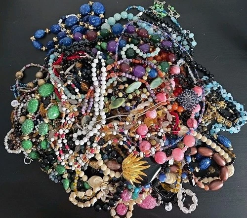 HUGE Lot of 5.7 Pounds Of Vintage-Mod Costume Jewelry BEADS Necklaces **