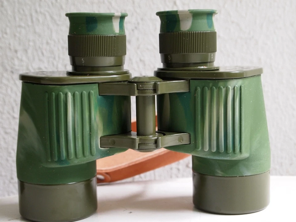 7x40 Militär Fernglas mit vergüteter Optik, Strichplatte für Jäger, Outdoor - Bild 3 von 4