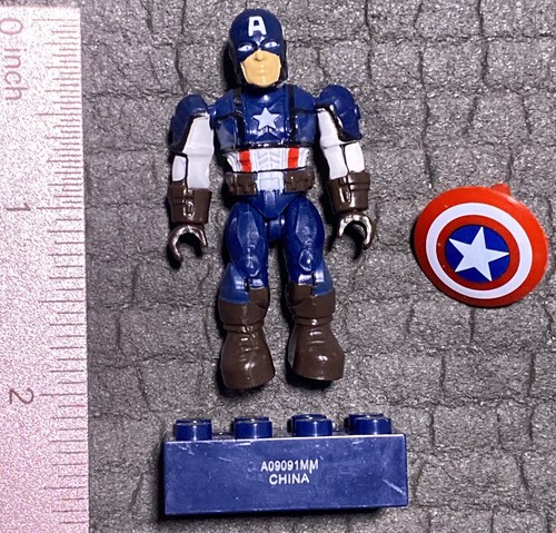 Marvel Captain America Mega Bloks w/ Shield and Stand - Great! - Afbeelding 1 van 7