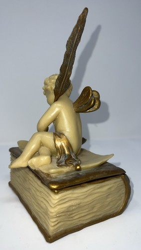 DESIGN TOSCANO ANGEL CHERUB PUTTI SEATED ON ROMEO JULIET BOOK TRINKET BOX - Picture 2 of 14