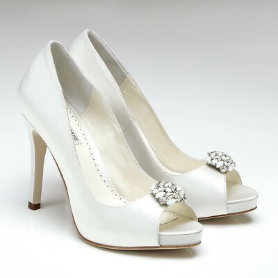 Benjamin Adams Keira 50 % Rabatt Elfenbein Leder Swarovski Kristall Brautschuhe UK 4