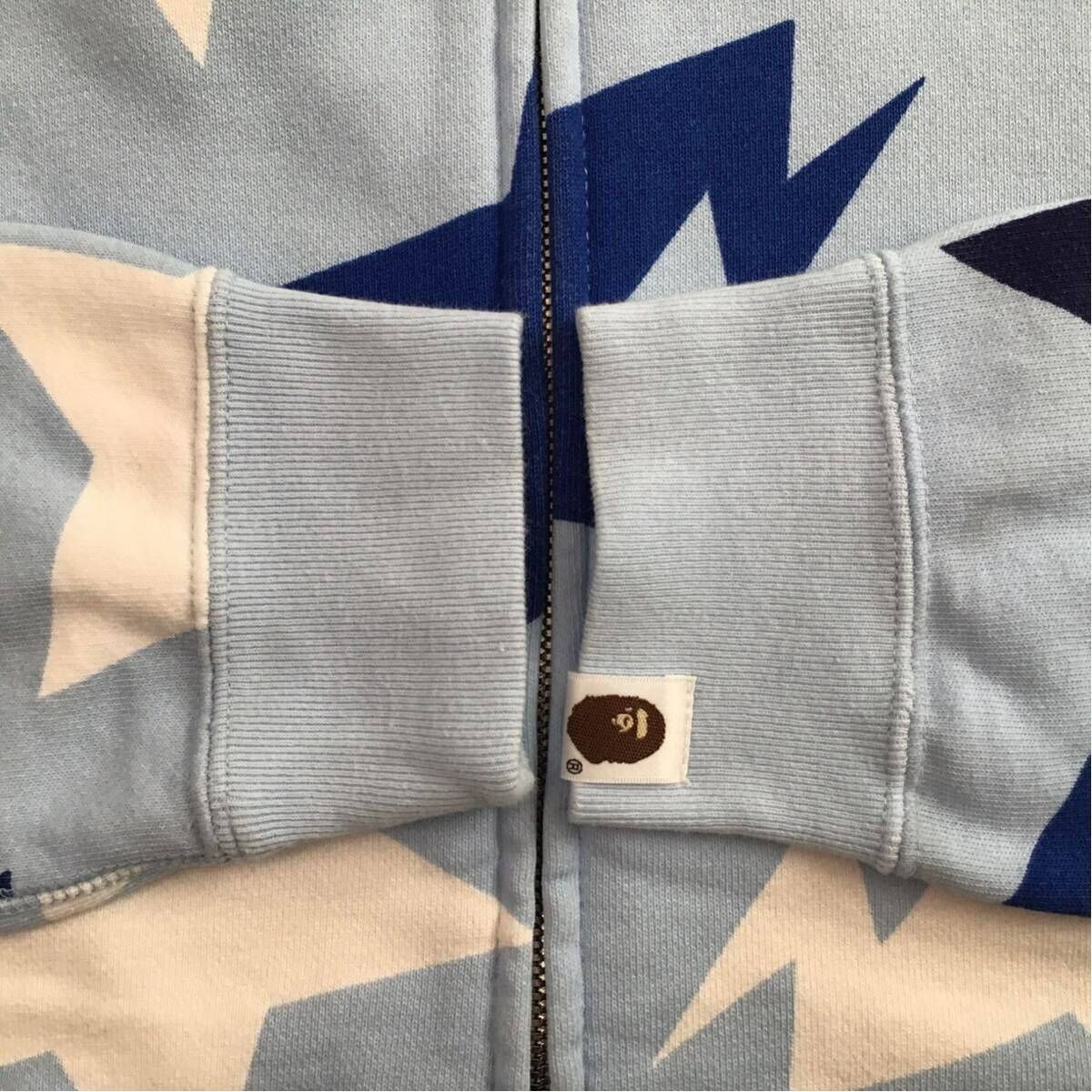 美品A BATHING APEベイプカモ ジップ パーカーBAPE レディースS ☆原宿限定☆ APEE パーカー レディース S a bathing ape bape