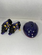 Casco y patines American Girl Doll