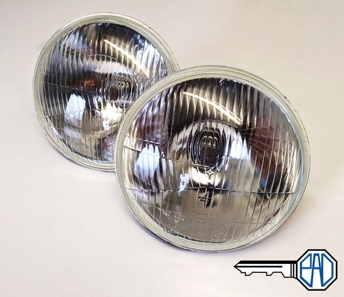 PAIR OF CLASSIC 7″ LUCAS STYLE H4/ HALOGEN HEADLAMP/ DOMED TYPE (RHD - NO PILOT) - Afbeelding 1 van 7