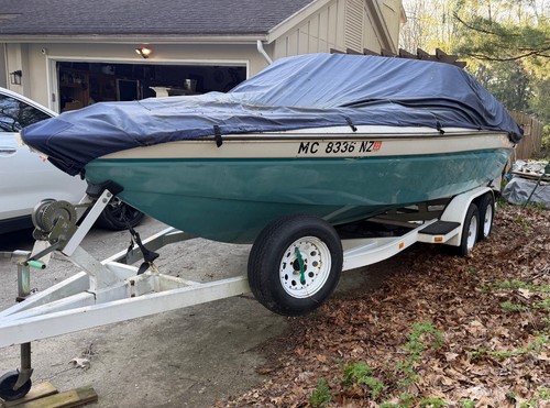 1988 Chris Craft 20'10" Bowrider - I/O Engine Runs - Michigan - Picture 15 of 19