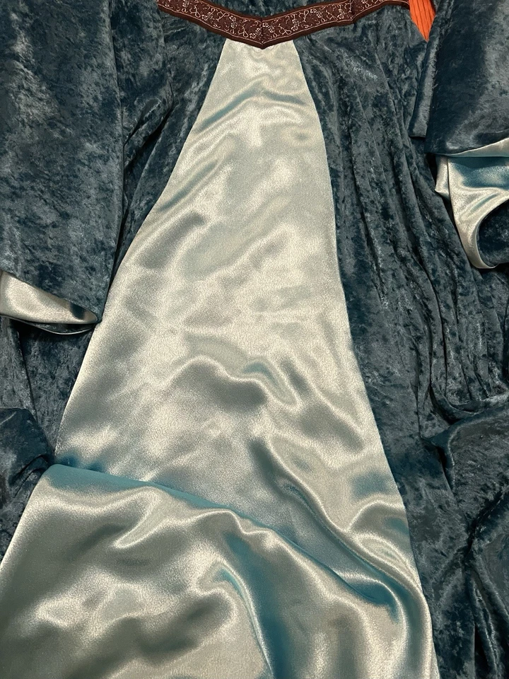 Vestido Italiano Medieval Renacimiento Terciopelo Talla M Muy Detallado/Peso Pesado Foto 2 de 4