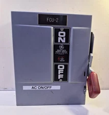 1 USED  GE THN3361 HEAVY DUTY SAFETY DISCONNECT SWITCH 30A  ***MAKE OFFER***