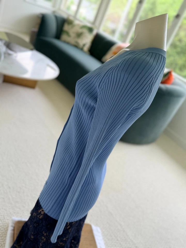 Cárdigan ajustado acanalado azul Gucci para mujer cuello en V abotonado - muy buena talla S Foto 4 de 4