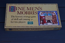 Nine Mens Morris Strategy Board Game 1996 - Green Board