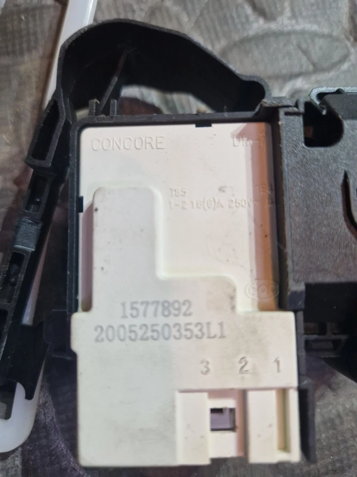 Hisense Washer Dryer Combo WDBL1014VT door lock mechanism with manual release - Image 3 of 3