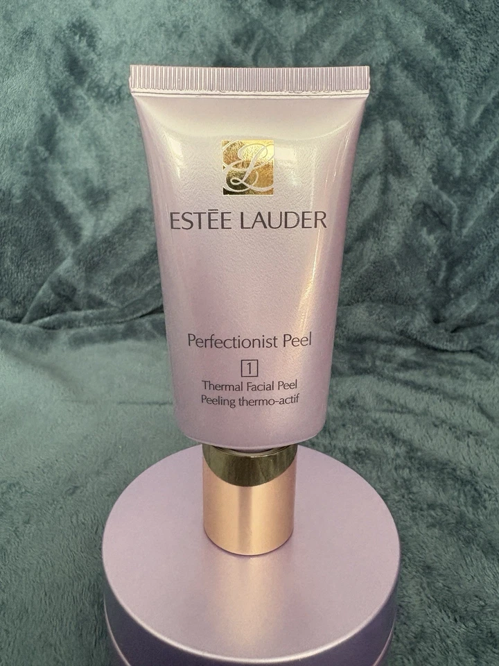 Estée Lauder Perfectionist Peel Steps 1 & 2 Thermal Calming Neutralizer Pads - Image 2 of 4