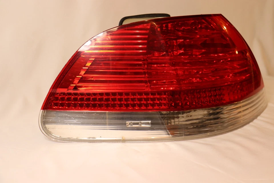 Luz trasera lateral del conductor BMW 750Li 2006-2008 6938515 OEM, probada Foto 3 de 4