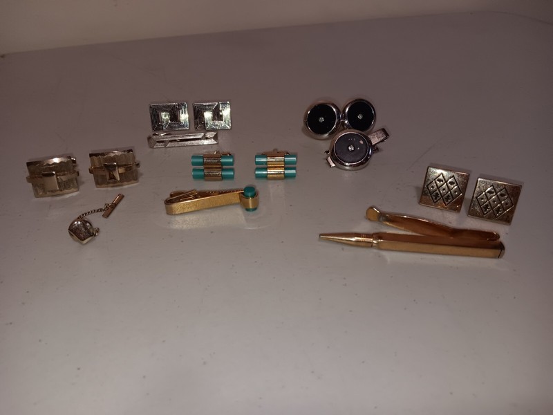 Lot Of Men’s Cufflinks And Tie Bars/Clasps -Swank, Pioneer