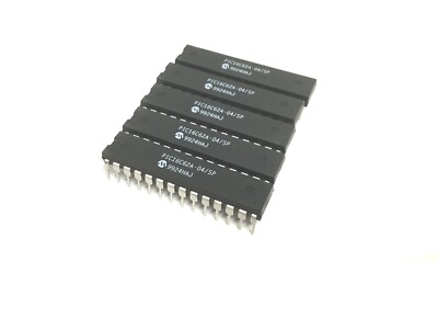 Lot of 5 New Microchip Technology PIC16C62A-04/SP 8-bit Microcontrollers