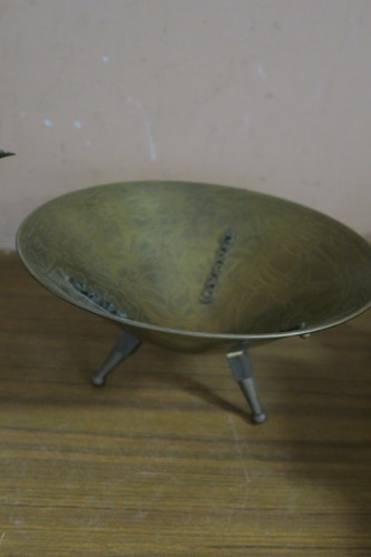 Vintage Modernist MCM Israel Brass Footed Fruit Bowl Candy Dish 9" - Picture 2 of 7