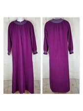 Vintage Vanity Fair Robe Size M Velour Lounge Pockets Zip Maroon Smock Trim USA