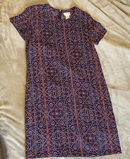 Adrienne Vittadini Shift Dress Size 4 EUC