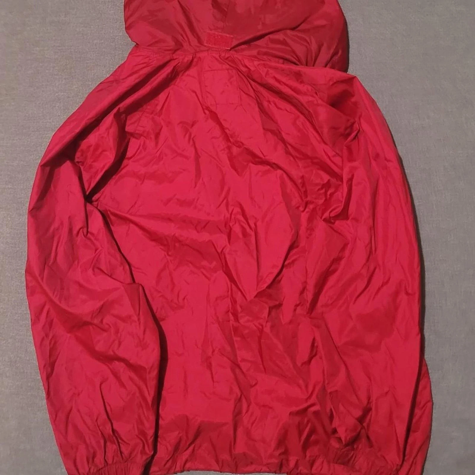 Vintage Vibes Old Navy Hooded Windbreaker in Scotty Red - product detail image 2