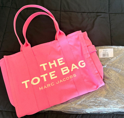 Marc Jacobs The Tote Bag Large Pink Zip Logo Tote Black HW Inner Pockets Dust