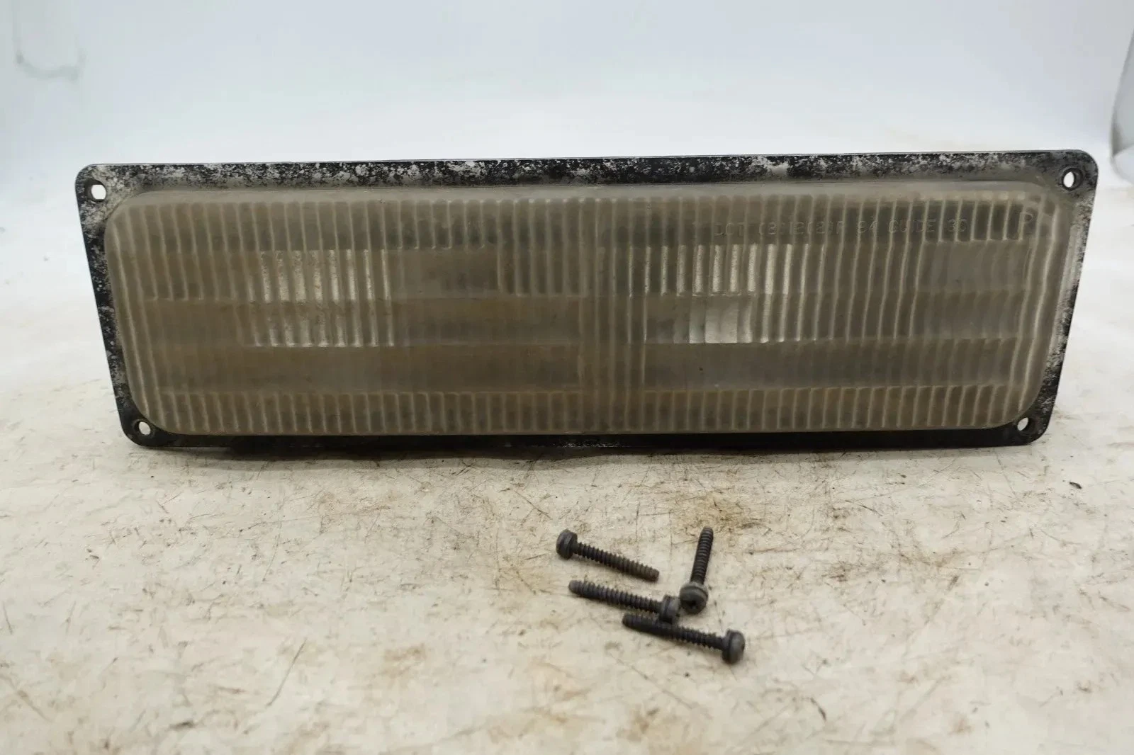 1998 Chevrolet K2500 3/4 Ton 4WD 5.7L RH Park Light Turn Signal 16519394