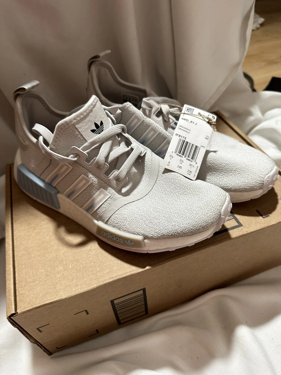 Nmd r1 hotsell blizzard womens