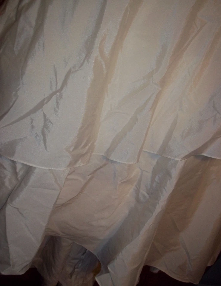 David's Bridal Taffeta Scoop Neck Tiered Mermaid Wedding Dress Size 10 Ivory - Image 4 of 4