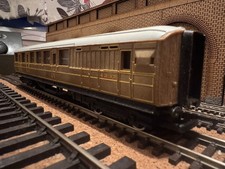 Hornby R4333 (OO) LNER ‘Gresley’ Brake Corridor Composite No.4237