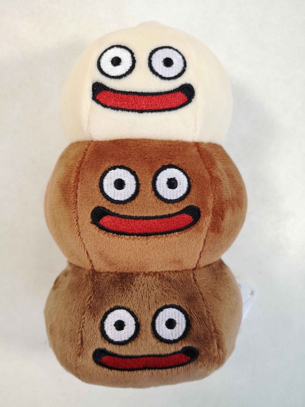 Peluche Smile Slime Dragon Quest Chocolate Tower S : décorez votre espace gaming avec style