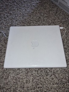 【美品】iBook G4.14インチ　ホワイト（箱付） 美品】iBook G4.14インチ ホワイト（箱付） 美品】iBook G4.14