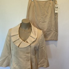 New Evan Picone size 12 P light beige blooming beauty pretty collar skirt suit