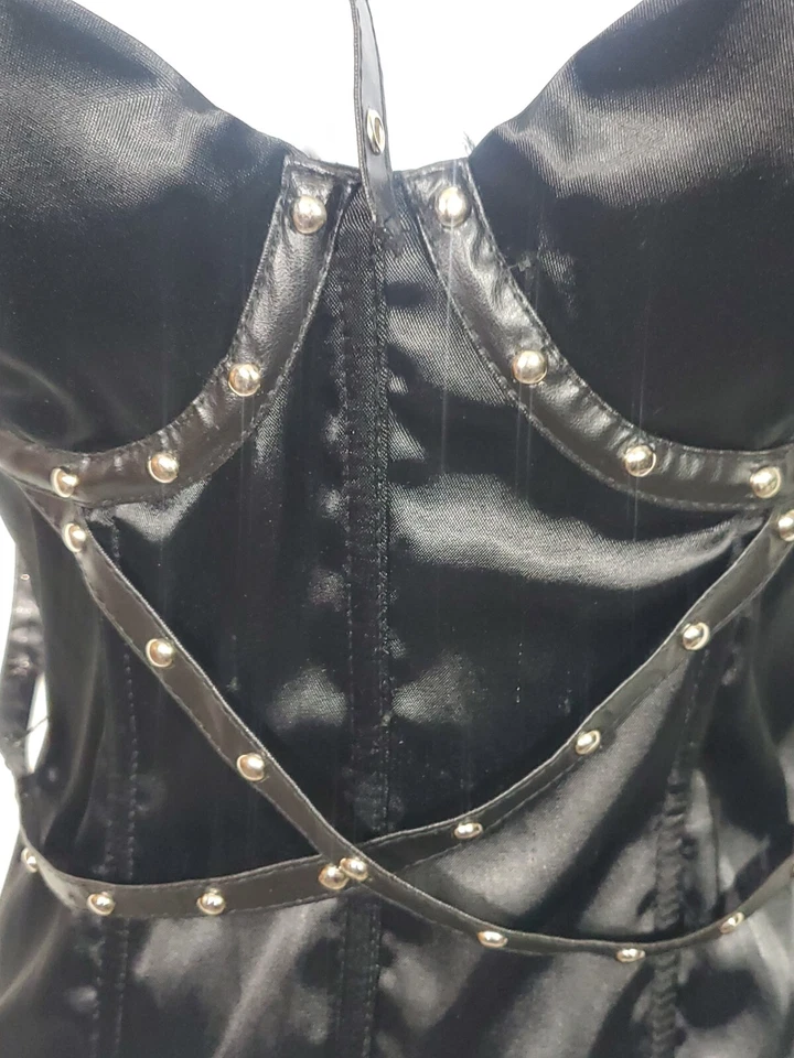 Bustiê ousado Dreamgirl preto acetinado com aro prata tamanho médio  - Imagem 4 de 4