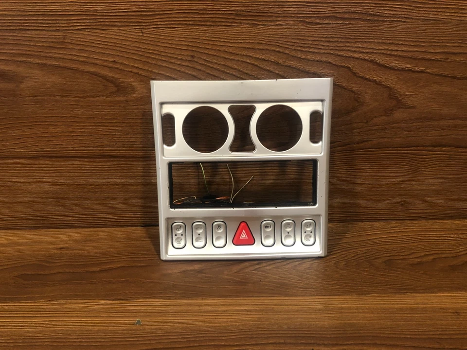 04-2008 CHRYSLER CROSSFIRE CONTROL DE CLIMA ENVOLVENTE PANEL DE AJUSTE BISEL INTERRUPTOR OEM Foto 2 de 4