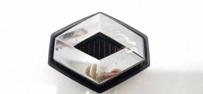 Renault Grand Scenic 2005 Front Emblem 8200115115, 8200115115 #1979033-11 - Bild 1 von 4