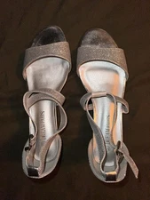 Dream Pairs Women’s Shoes Size 6.5 Silver or Gold