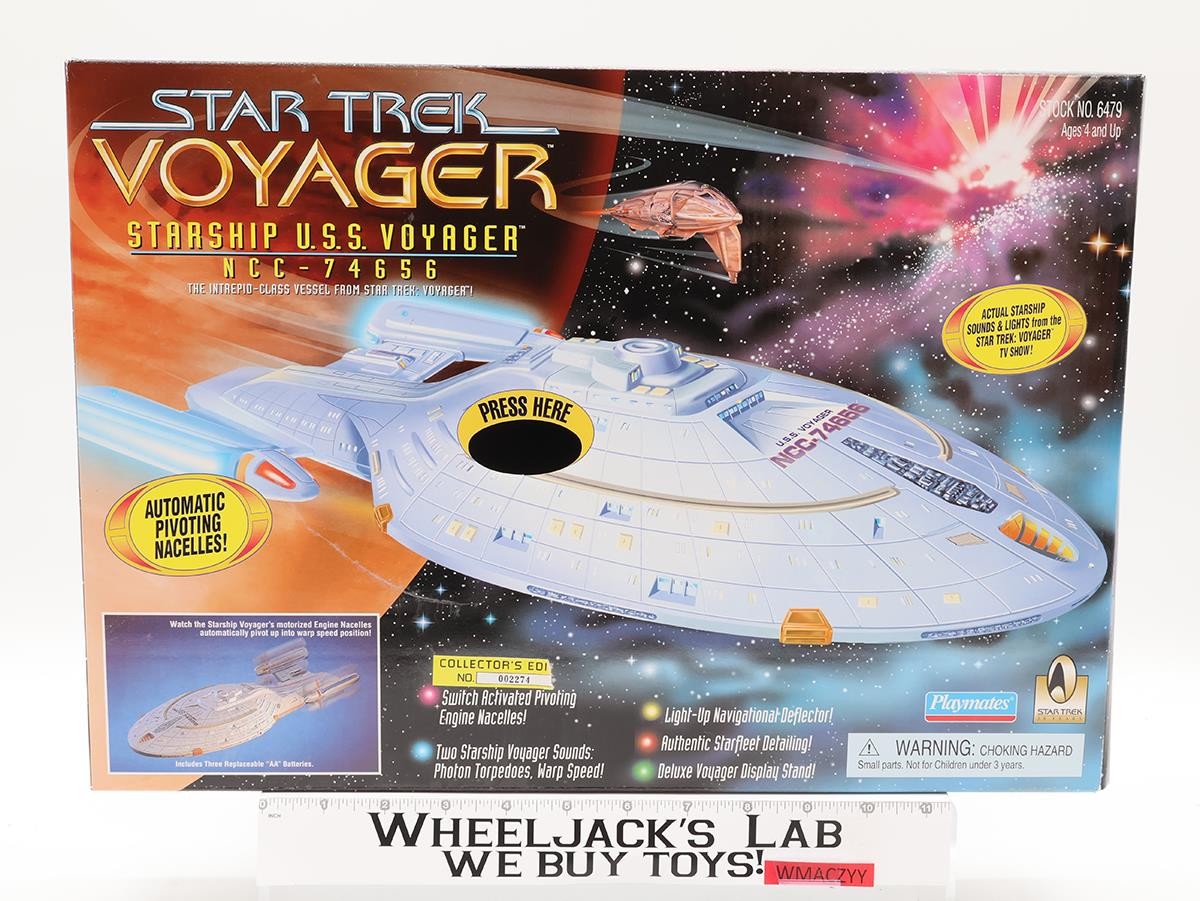 Starship USS Voyager NCC-74656 Star Trek 1995 Playmates Vintage Collector's Ed.