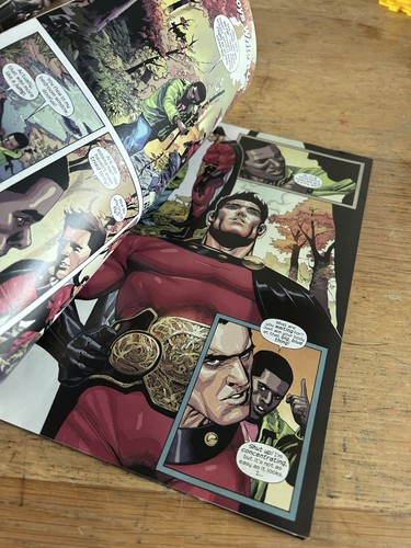 Superior Issue #2 (January 2011) Mark Millar & Leinil Yu Reinvent Shazam! - Foto 4 di 4