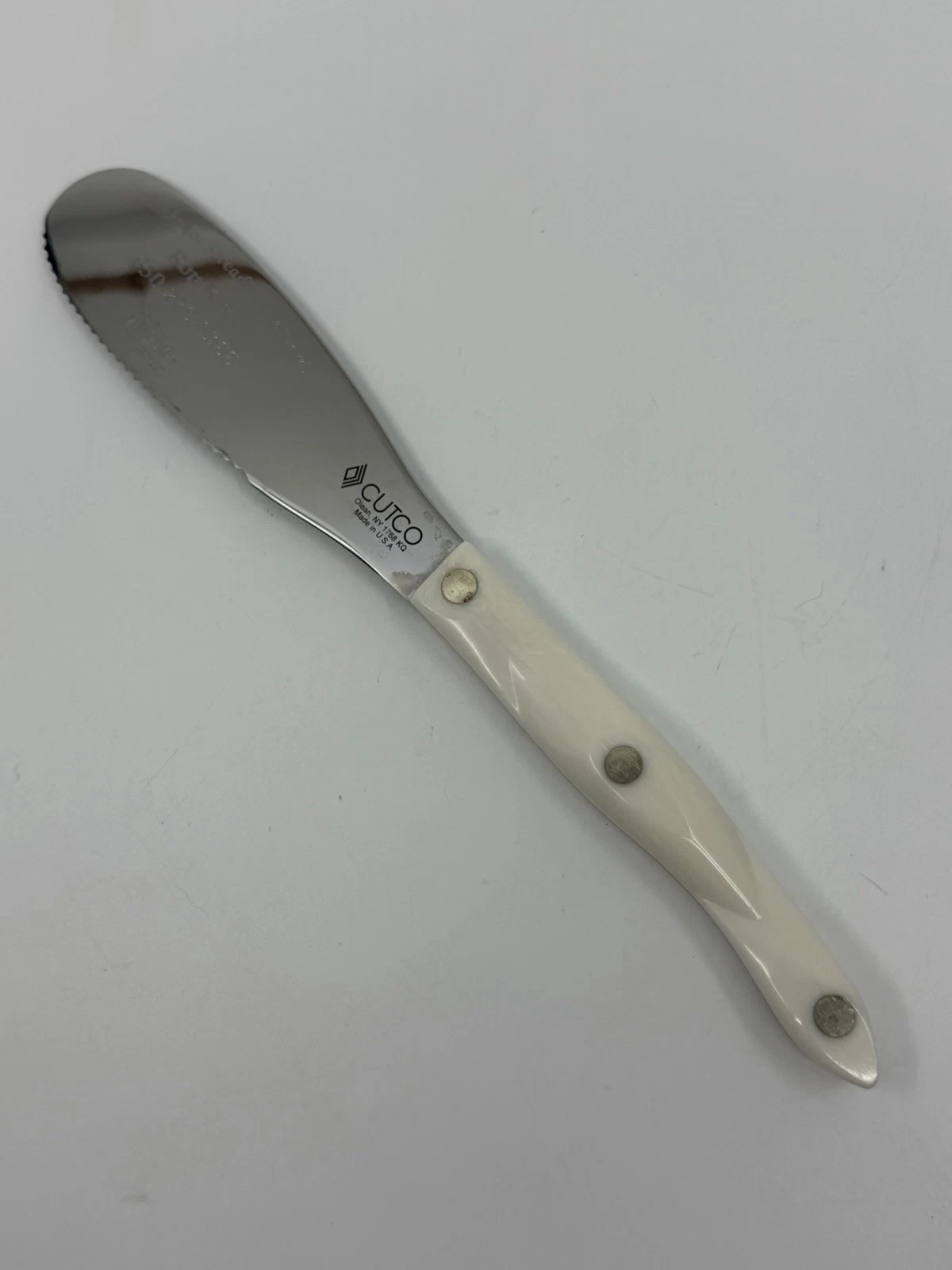 Cutco White Pearl Handle Spatula Spreader Serrated Knife Made in USA #1768KD