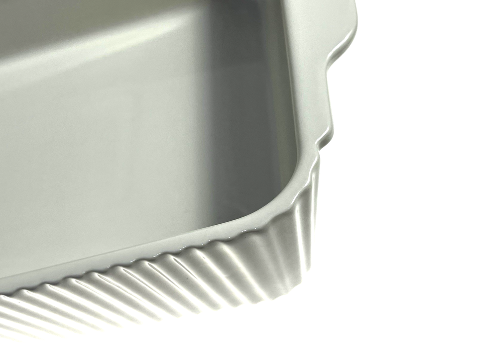 Lasagna Dish Lovely Ivory Colour And Ribbed Design Scratch And Dent ...