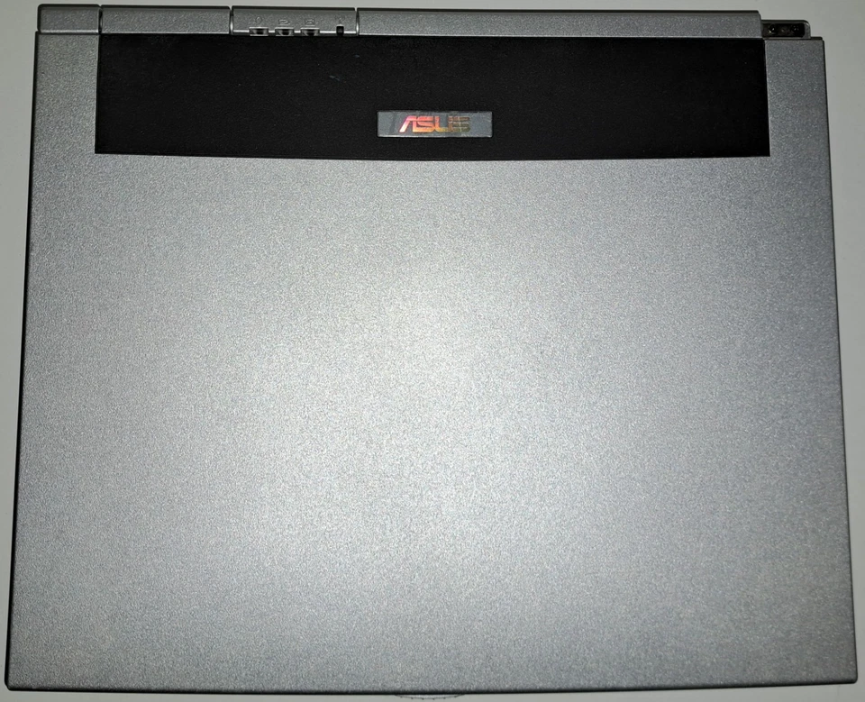 PC portatile Vintage Asus L2000 AMD Athlon 4 - Immagine 4 di 4