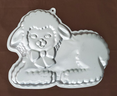 Wilton 2105-2515 Gentle LAMB Aluminum Cake Pan 1990 Easter Spring NEW