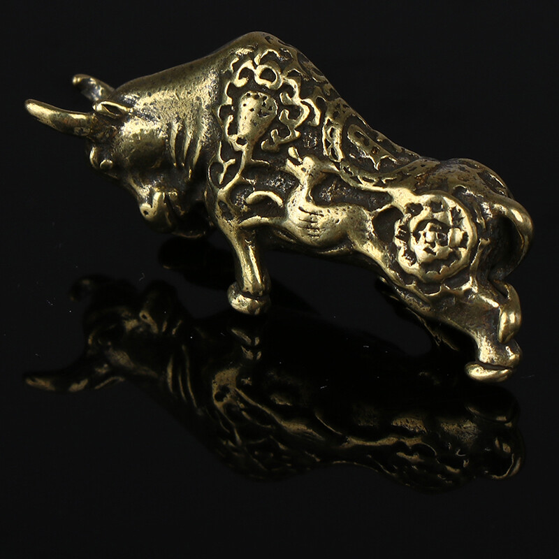 1pc Mini Portable Vintage Brass Bull Keychain Ornament Statue Orna