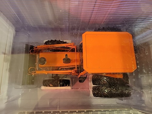 Allis Chalmers 6070 w/440 Loader & FWA 1/16 Diecast Tractor Replica By SpecCast - Picture 5 of 10