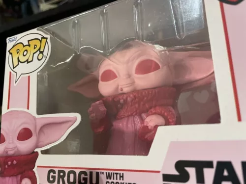 Funko Pop! Star Wars: Valentine's Day Grogu with Cookies #493 The Mandalorian 