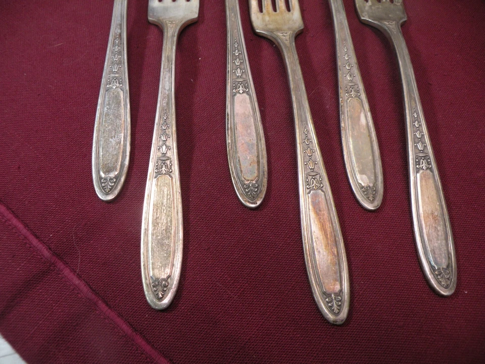 Set of 6 Oneida Community Tudor Plate 1929 ENCHANTMENT BOUNTY Dinner Forks 7 1/2 - Image 3 of 4