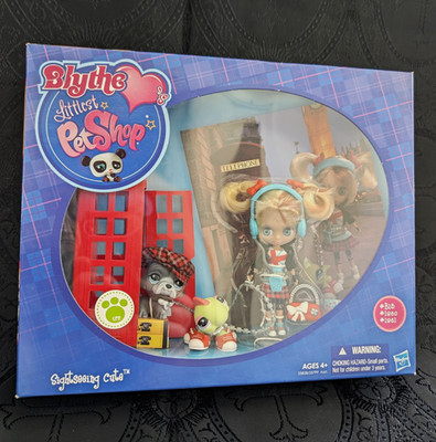 Blythe Loves Littlest Pet Shop Doll: Sightseeing Cute. London Playset CIB