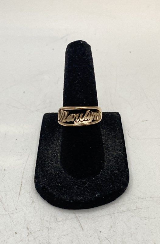10K Yellow Gold Marilyn Name Plate Script Ring Size 5 4.5g
